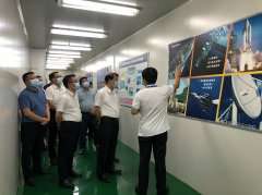 <b><font color='#0000FF'>东莞市委书记肖亚非一行参观考察PG官方网站-PG(中国)一站式游戏服务平台半导体</font></b>